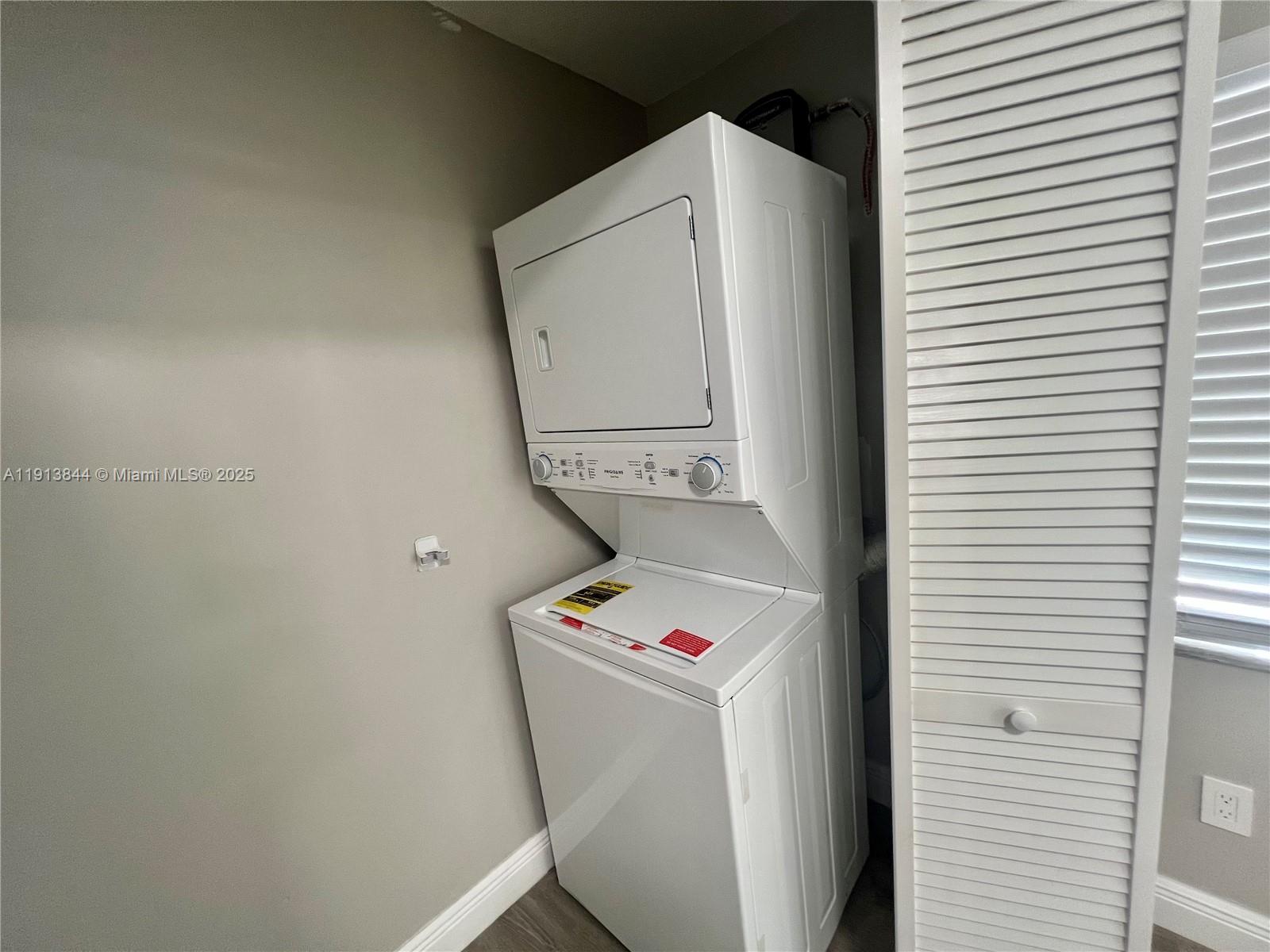 HOLLYWOOD BEACH HEIGHTS S - Residential Lease