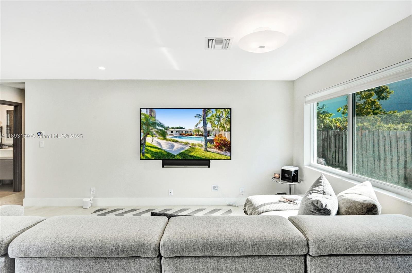 LAUDERDALE BEACH EXT UNIT - Residential Lease