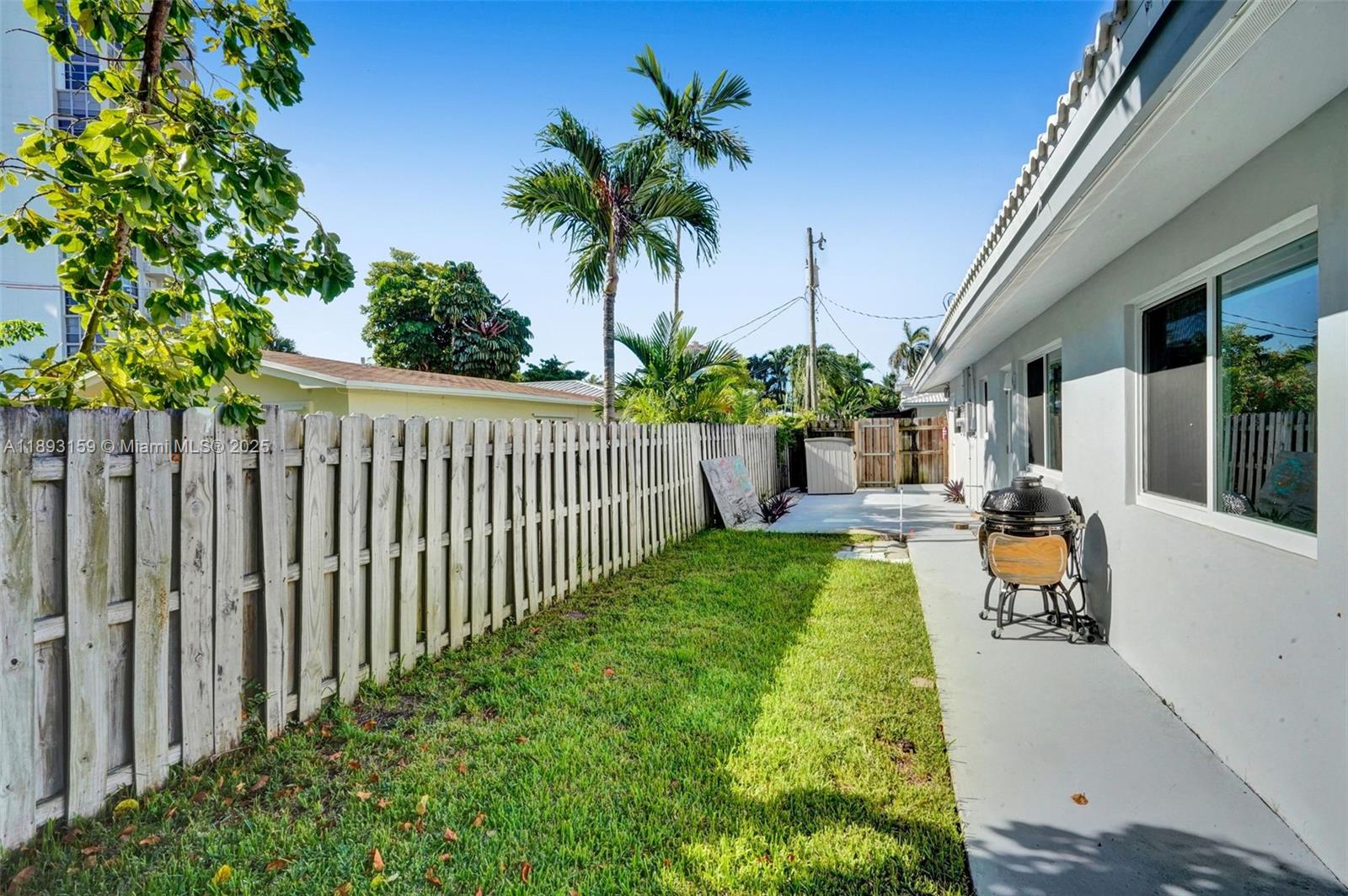 LAUDERDALE BEACH EXT UNIT - Residential Lease