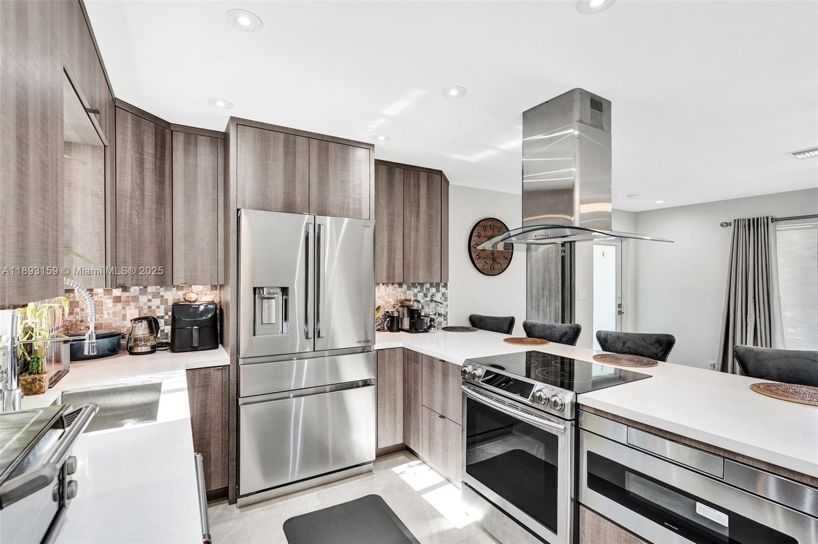 LAUDERDALE BEACH EXT UNIT - Residential Lease