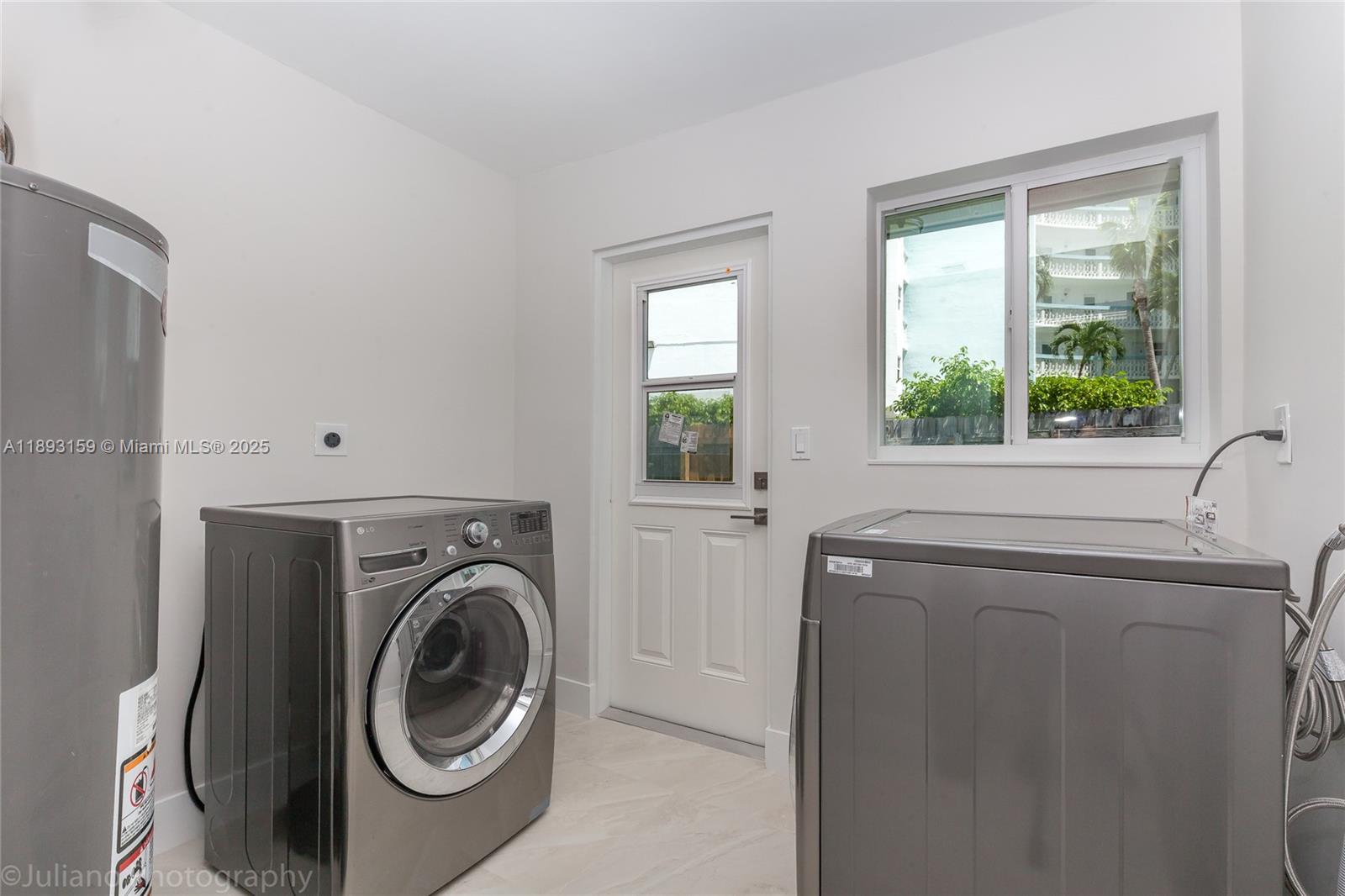 LAUDERDALE BEACH EXT UNIT - Residential Lease