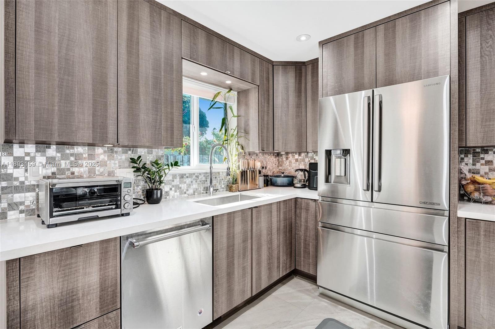 LAUDERDALE BEACH EXT UNIT - Residential Lease