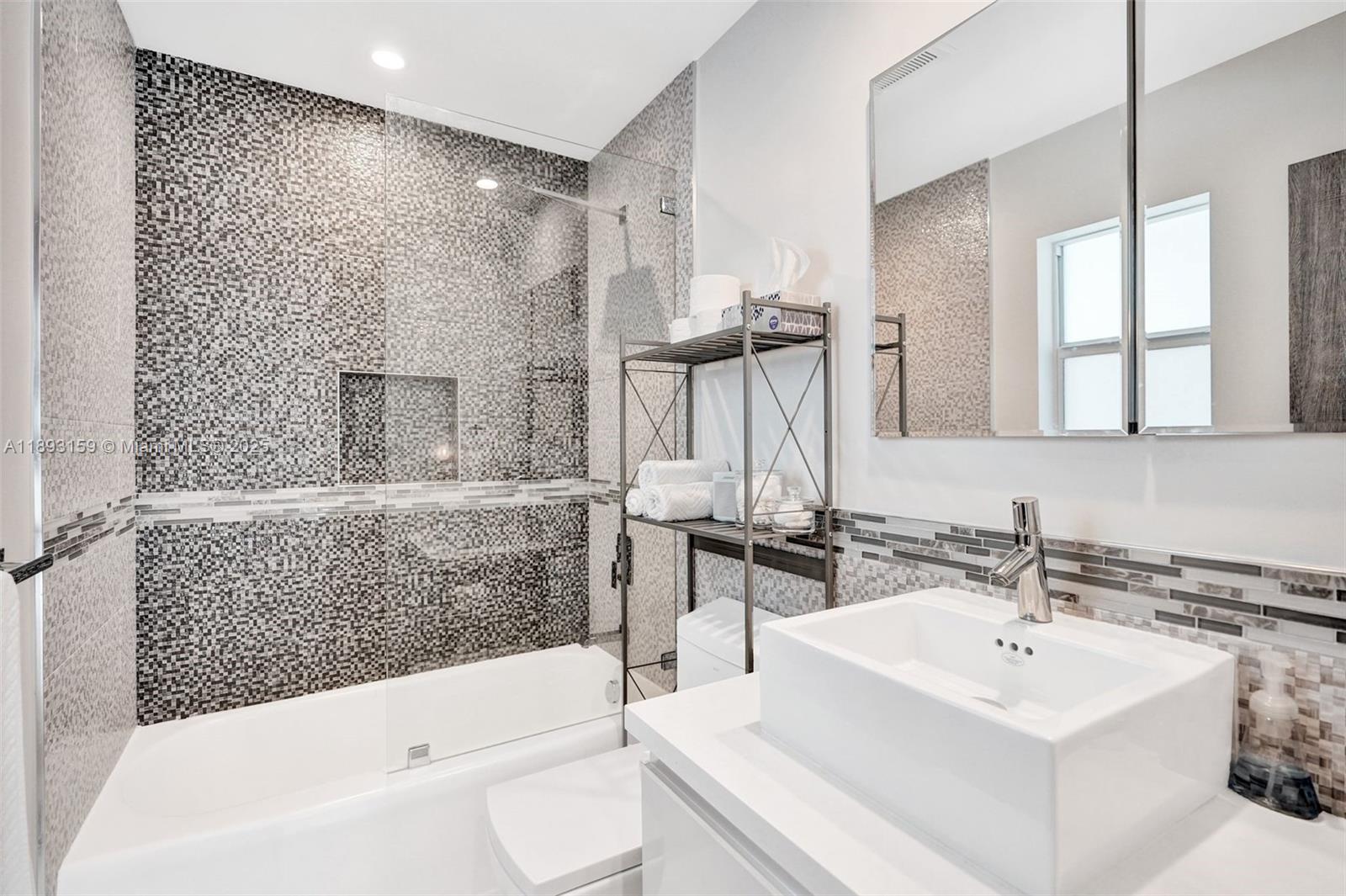 LAUDERDALE BEACH EXT UNIT - Residential Lease