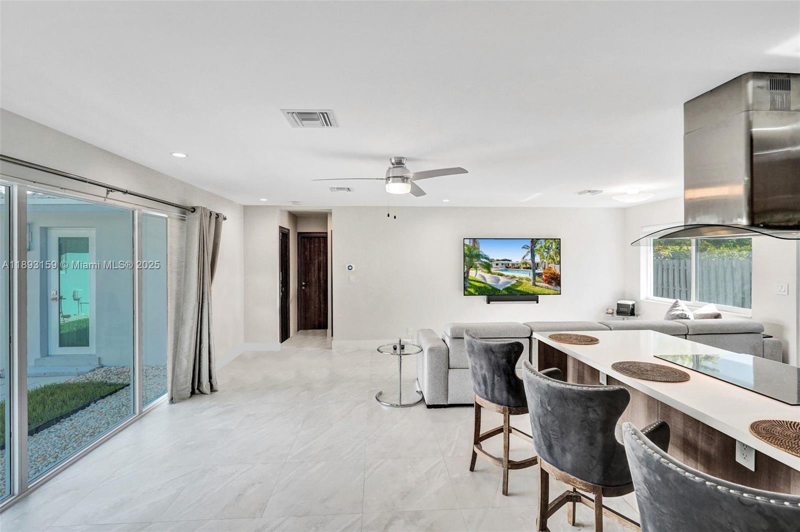LAUDERDALE BEACH EXT UNIT - Residential Lease