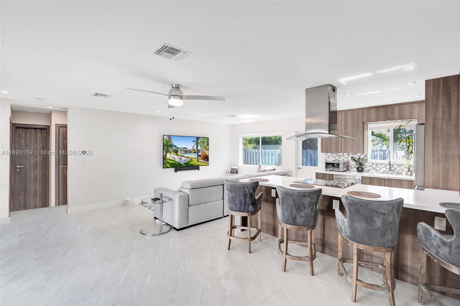 LAUDERDALE BEACH EXT UNIT - Residential Lease