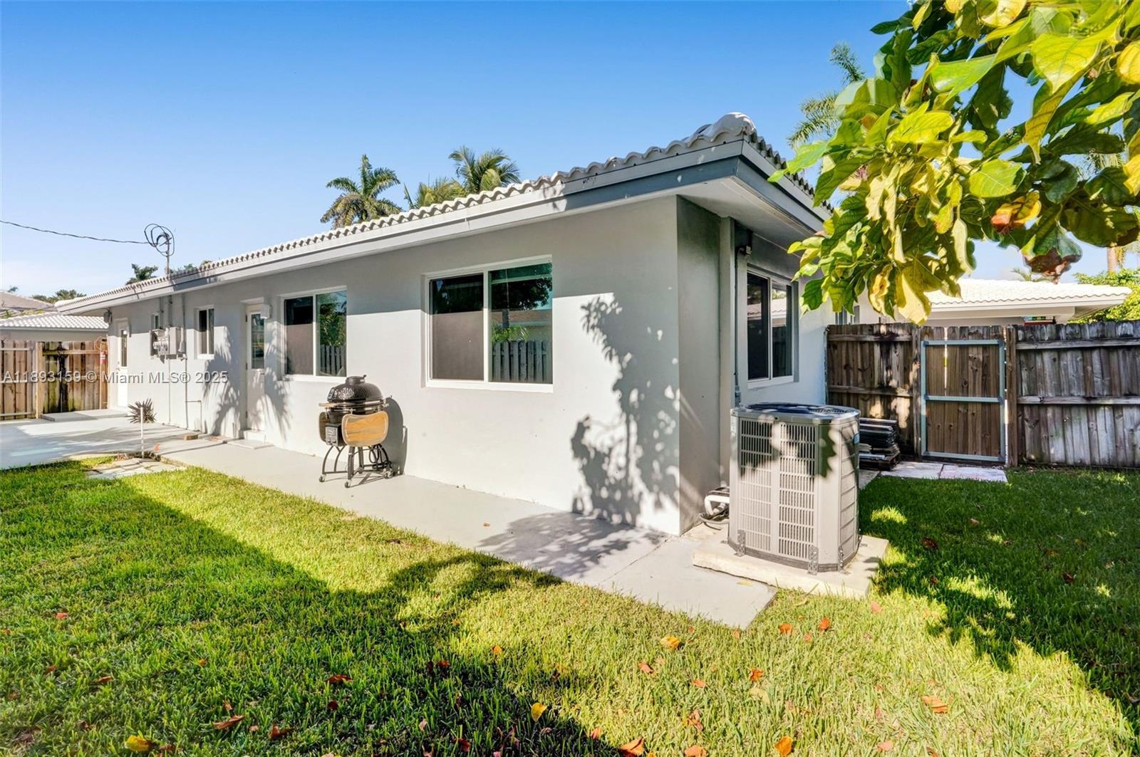 LAUDERDALE BEACH EXT UNIT - Residential Lease