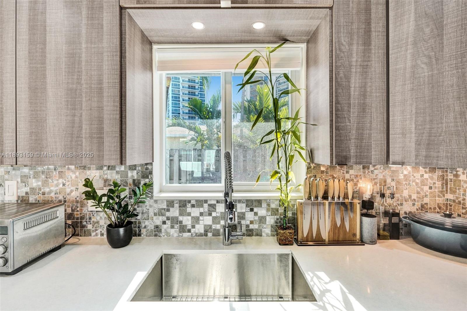 LAUDERDALE BEACH EXT UNIT - Residential Lease