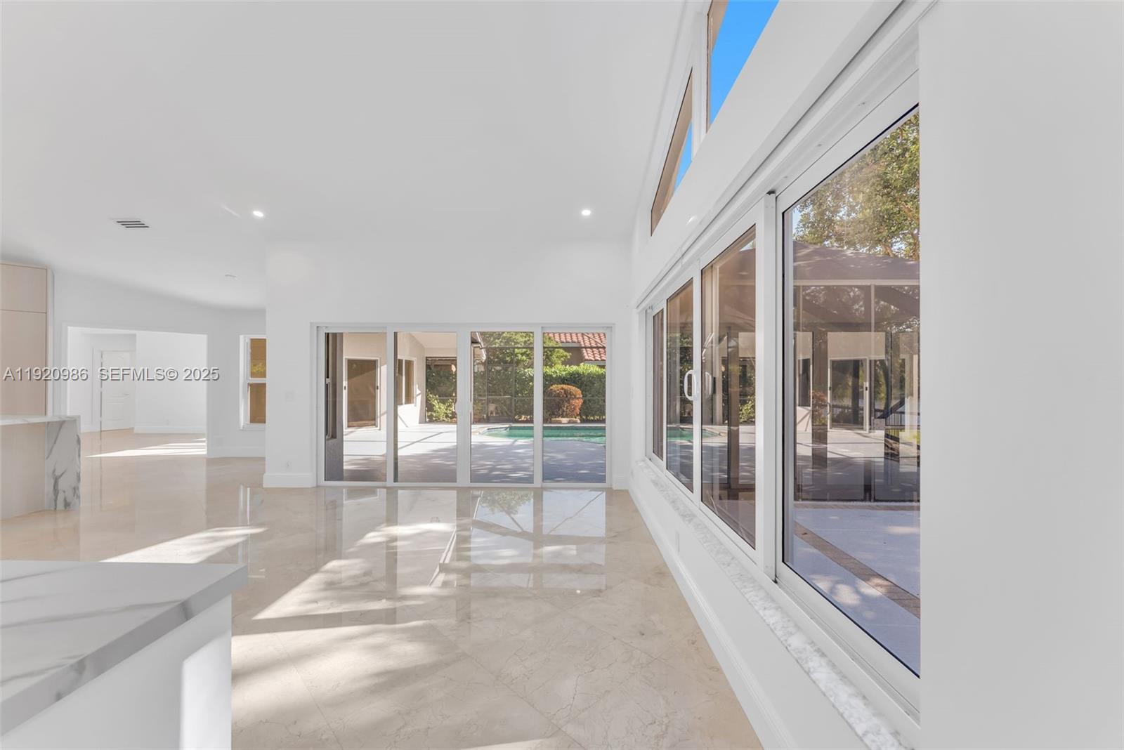 COUNTRY ISLES - Residential