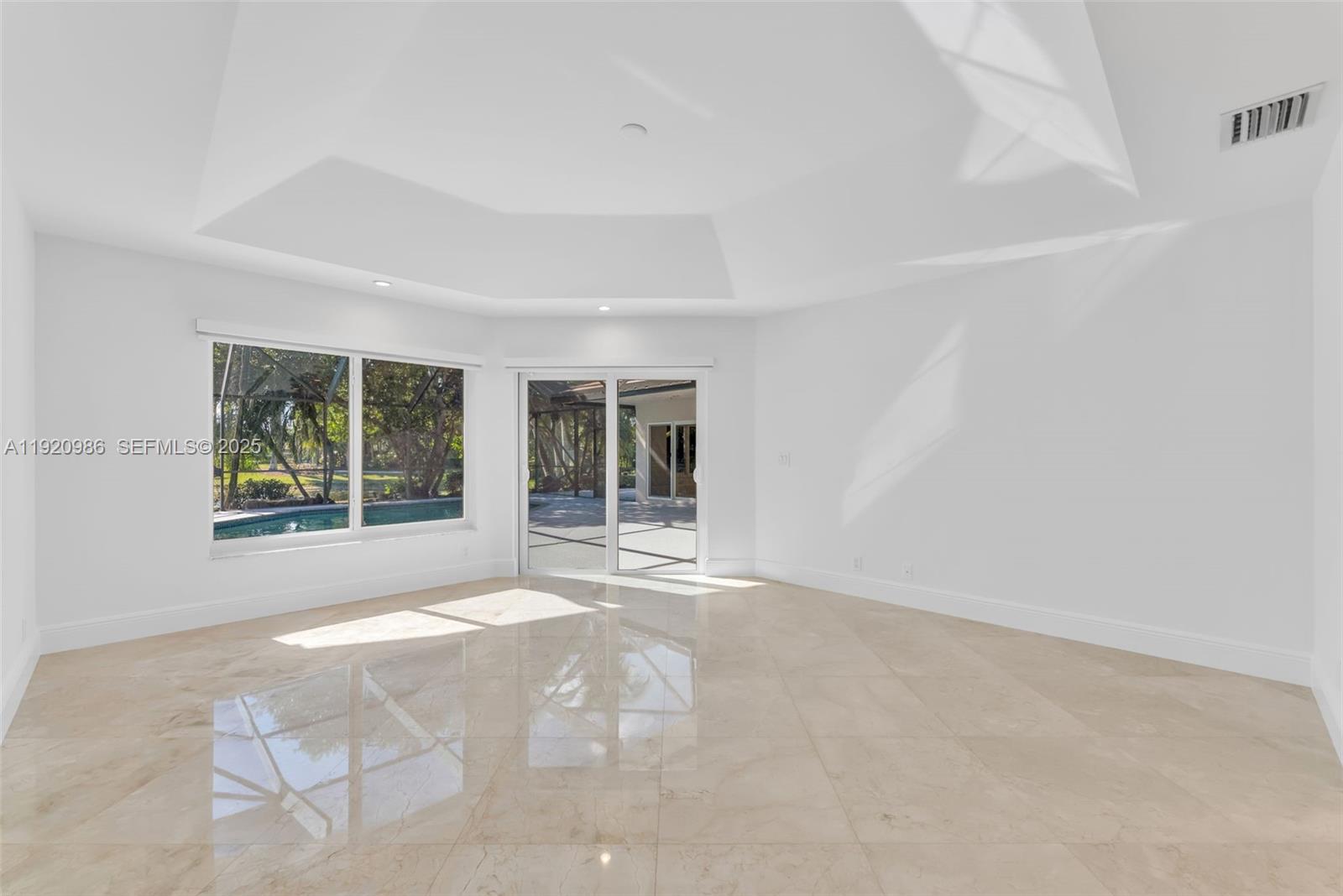 COUNTRY ISLES - Residential