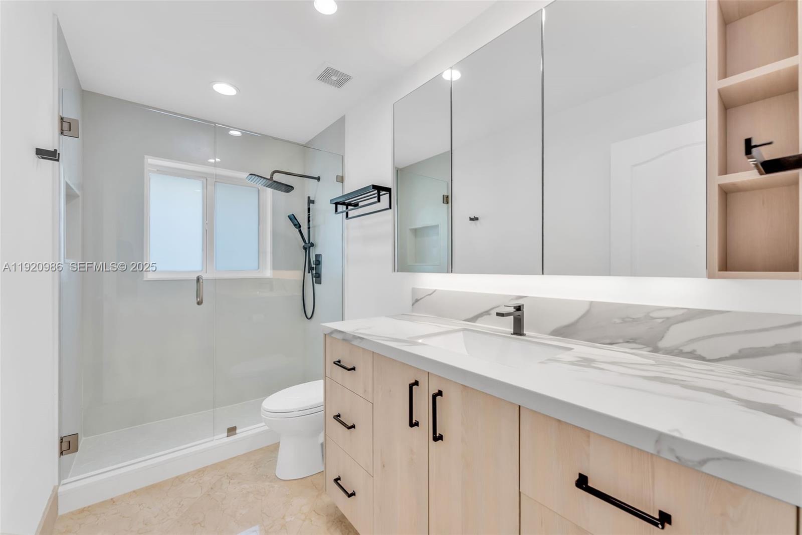 COUNTRY ISLES - Residential