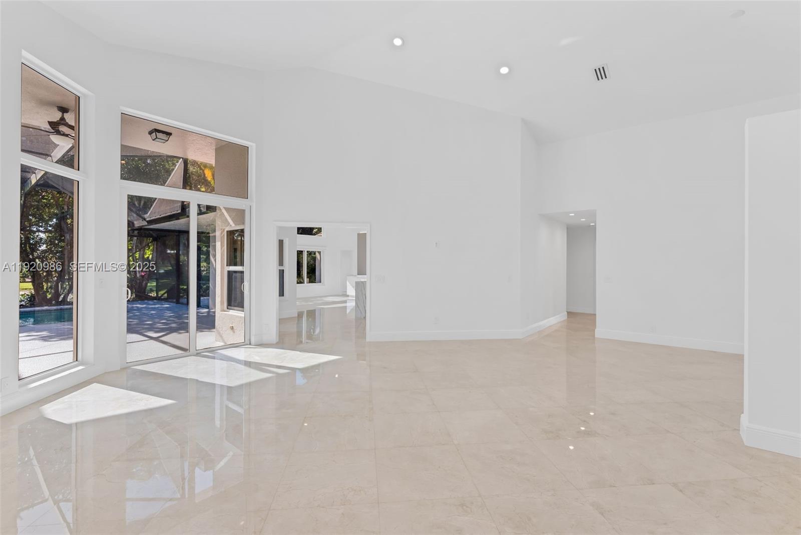 COUNTRY ISLES - Residential