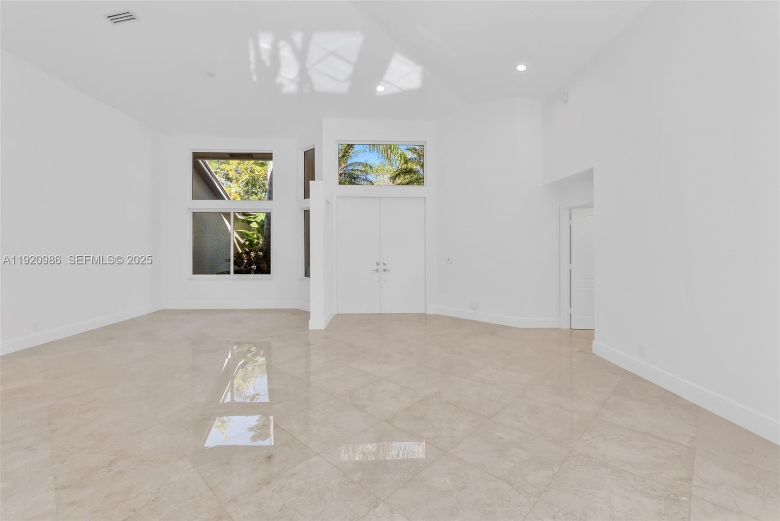 COUNTRY ISLES - Residential