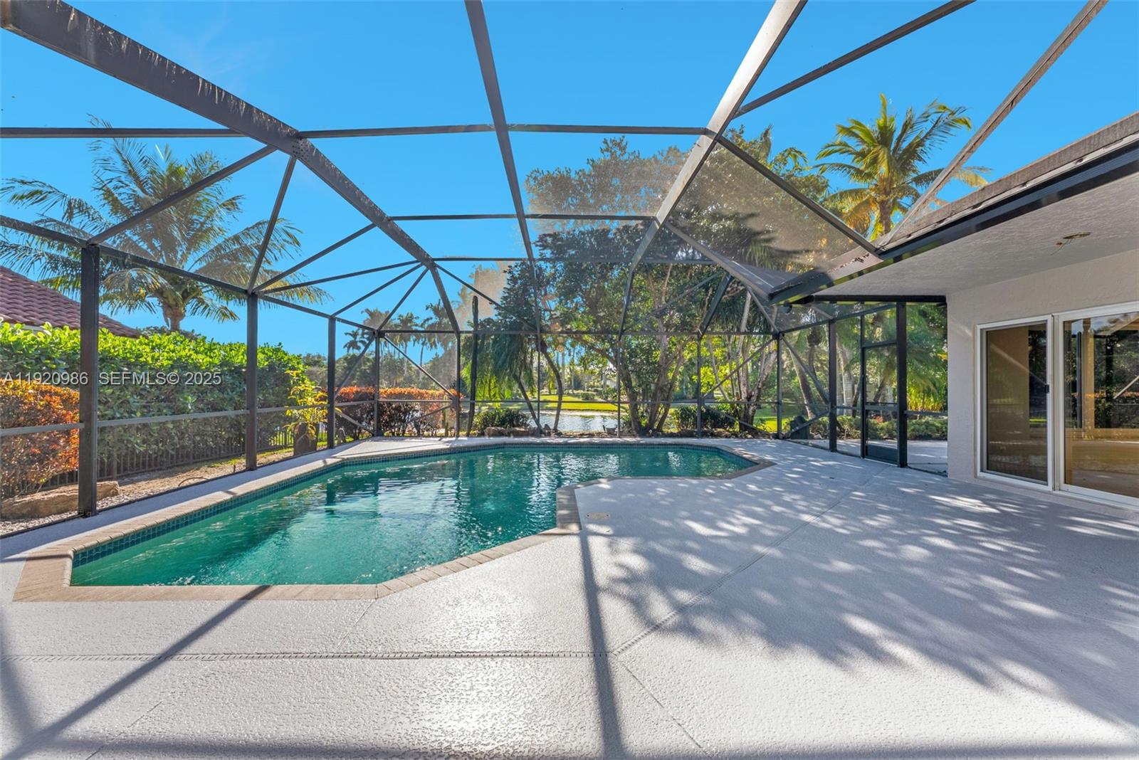 COUNTRY ISLES - Residential