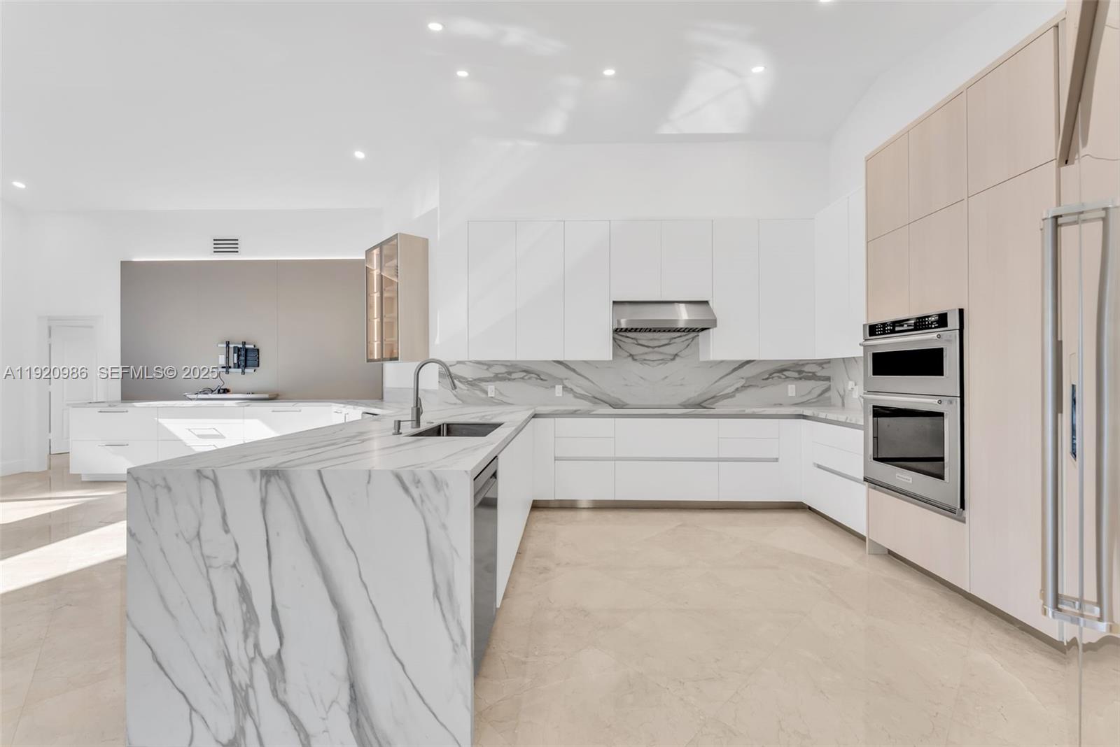 COUNTRY ISLES - Residential