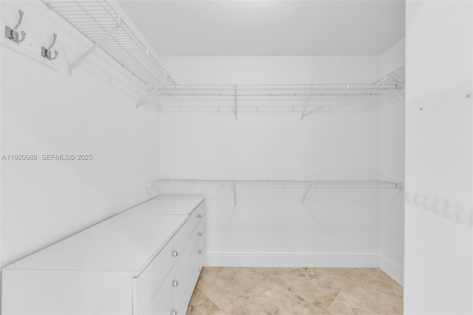 COUNTRY ISLES - Residential