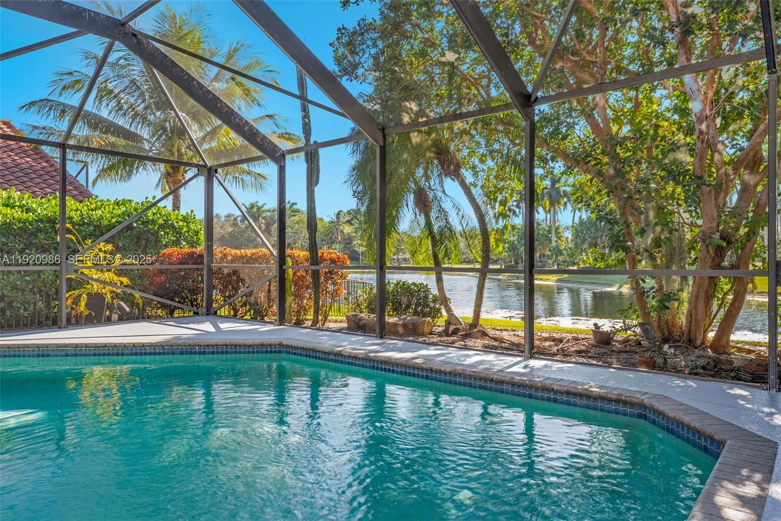 COUNTRY ISLES - Residential