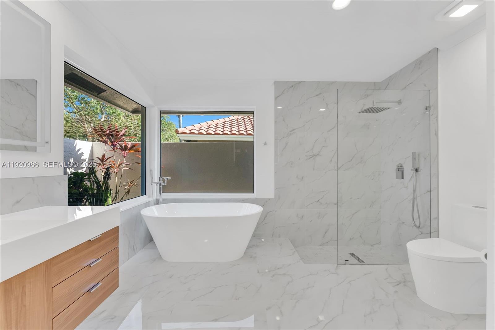 COUNTRY ISLES - Residential