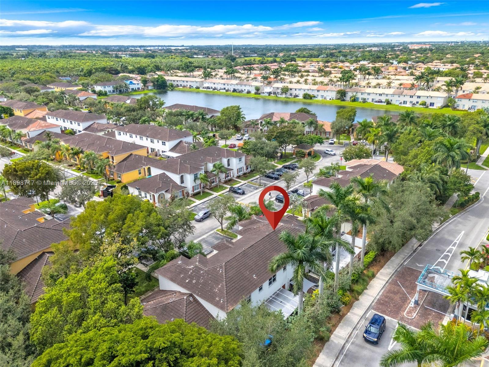 MARBELLA BAY - Residential