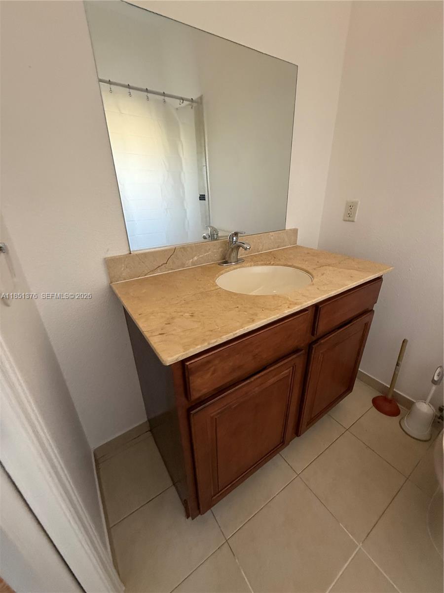 CRYSTAL LAKE 2ND SEC - Residential Lease