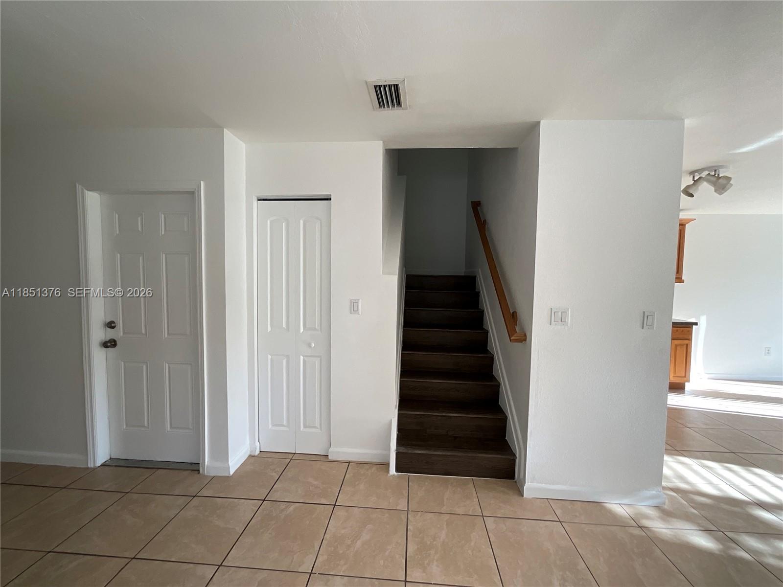 CRYSTAL LAKE 2ND SEC - Residential Lease