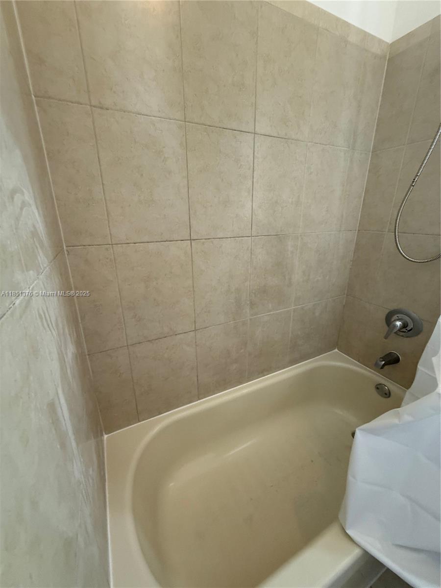 CRYSTAL LAKE 2ND SEC - Residential Lease