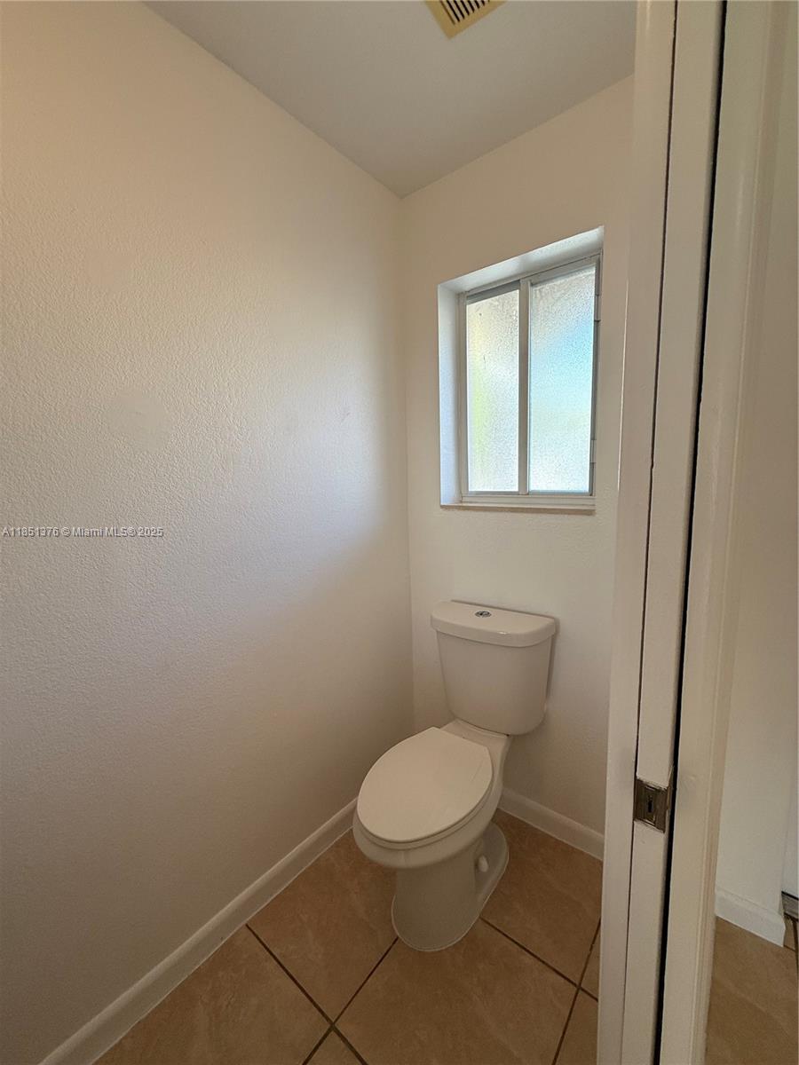 CRYSTAL LAKE 2ND SEC - Residential Lease