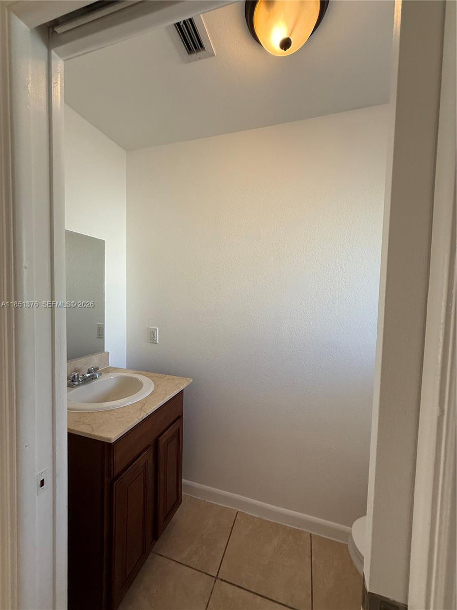 CRYSTAL LAKE 2ND SEC - Residential Lease