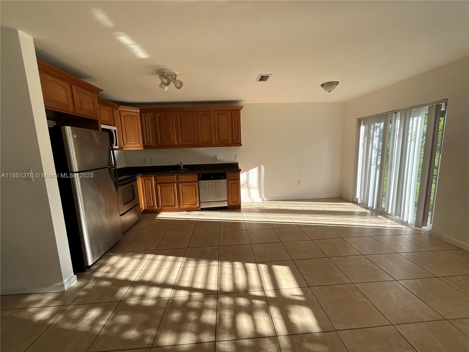 CRYSTAL LAKE 2ND SEC - Residential Lease