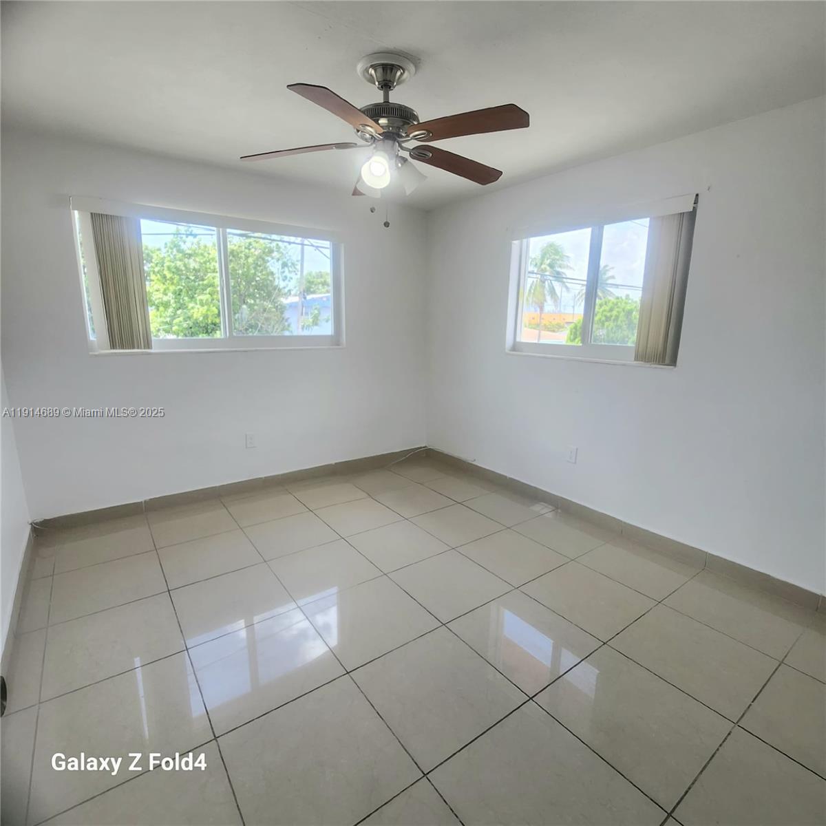 LINCOLN PARK - Residential Lease