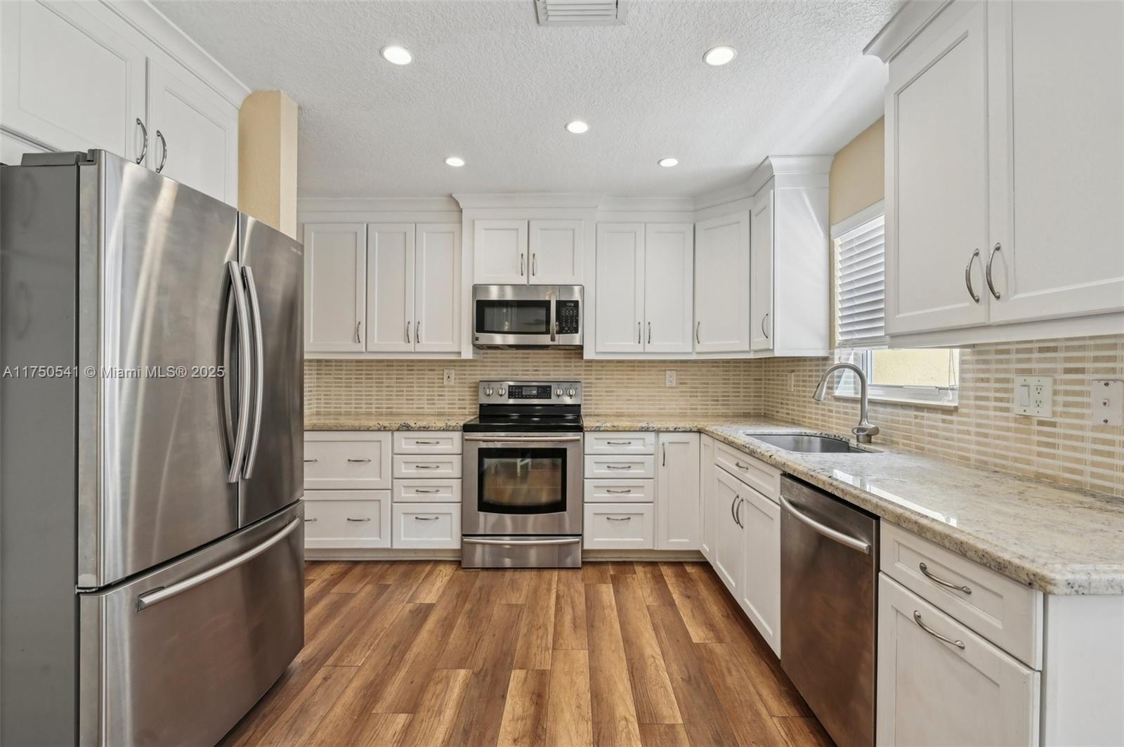 228 Magnolia Ave 228