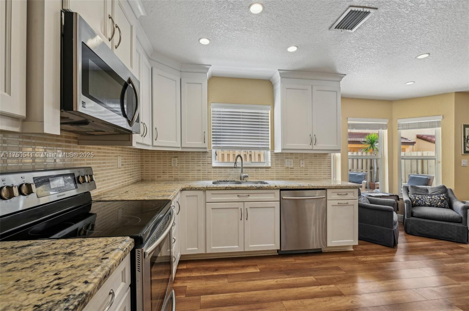 228 Magnolia Ave 228