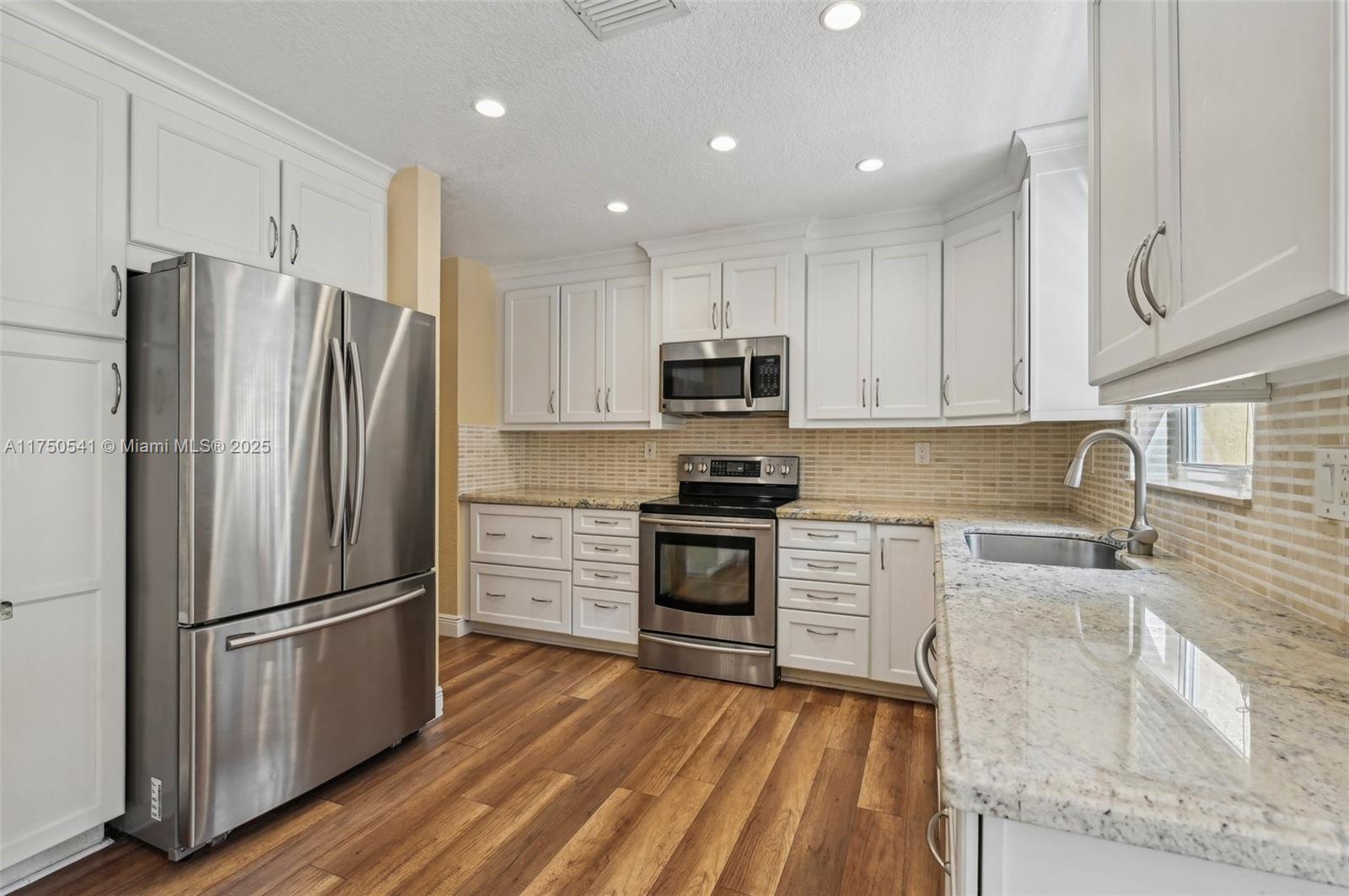 228 Magnolia Ave 228
