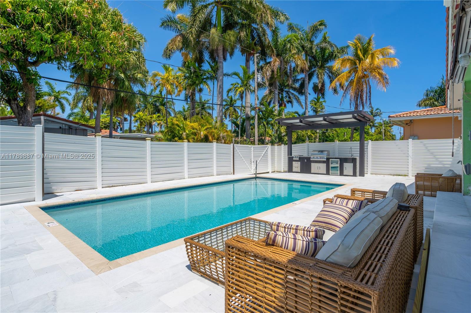 Property for Sale at 1045 Hollywood Blvd, Hollywood, Broward County, Florida - Bedrooms: 3 
Bathrooms: 2  - $1,950,000
