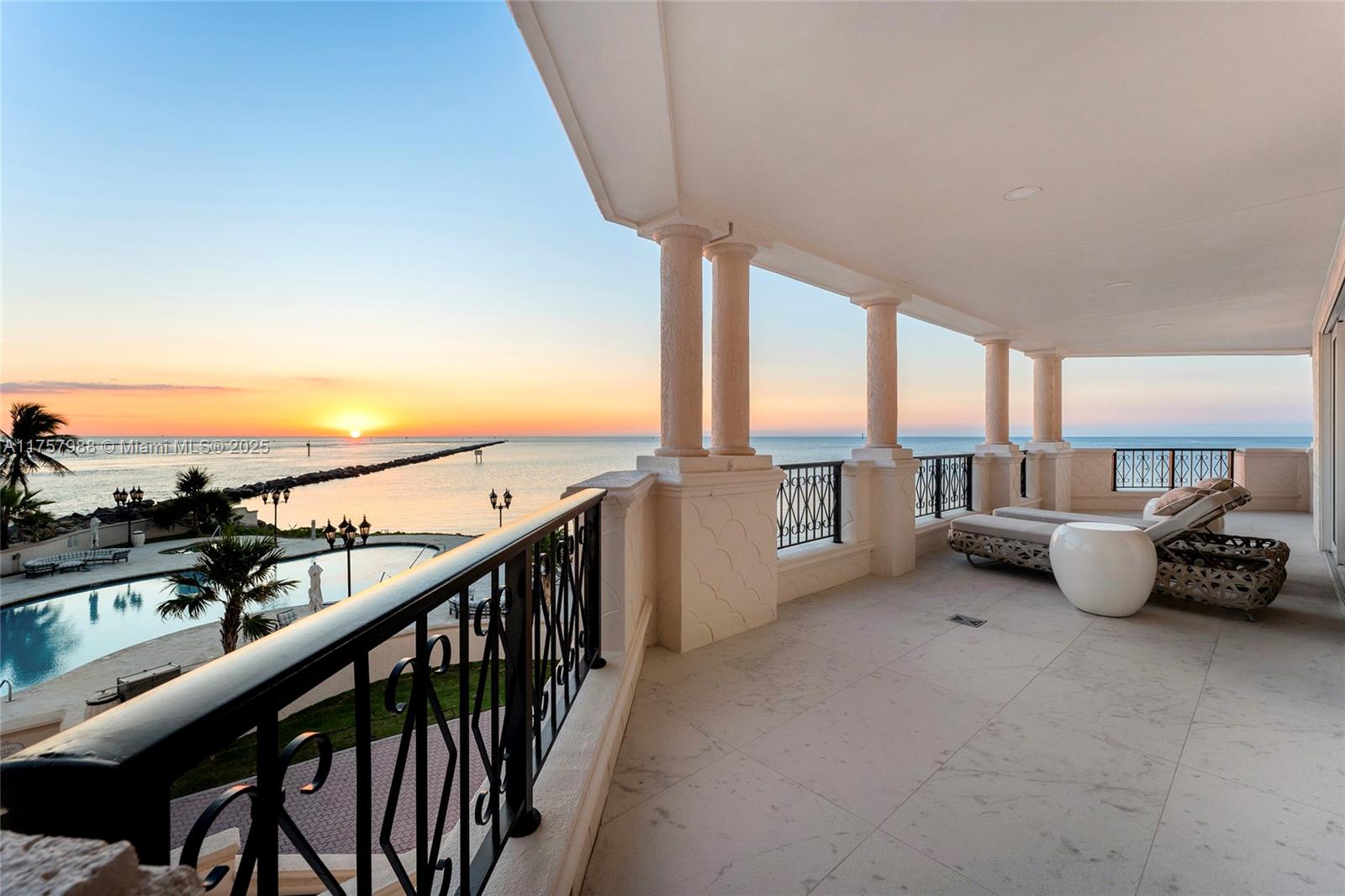 OCEANSIDE @ FISHER ISL CO - Residential
