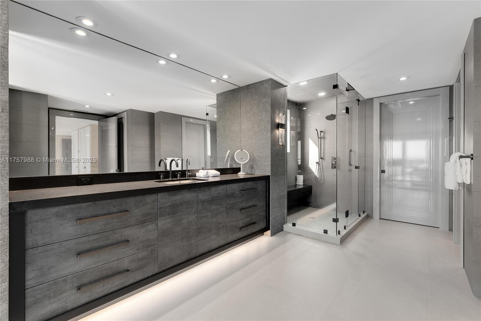 OCEANSIDE @ FISHER ISL CO - Residential