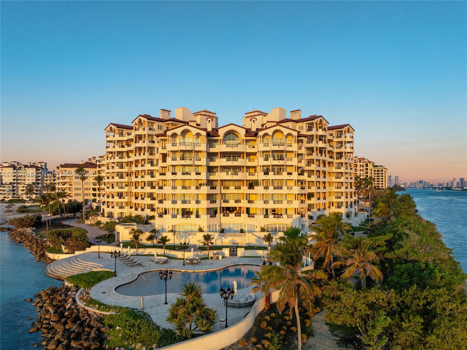 OCEANSIDE @ FISHER ISL CO - Residential