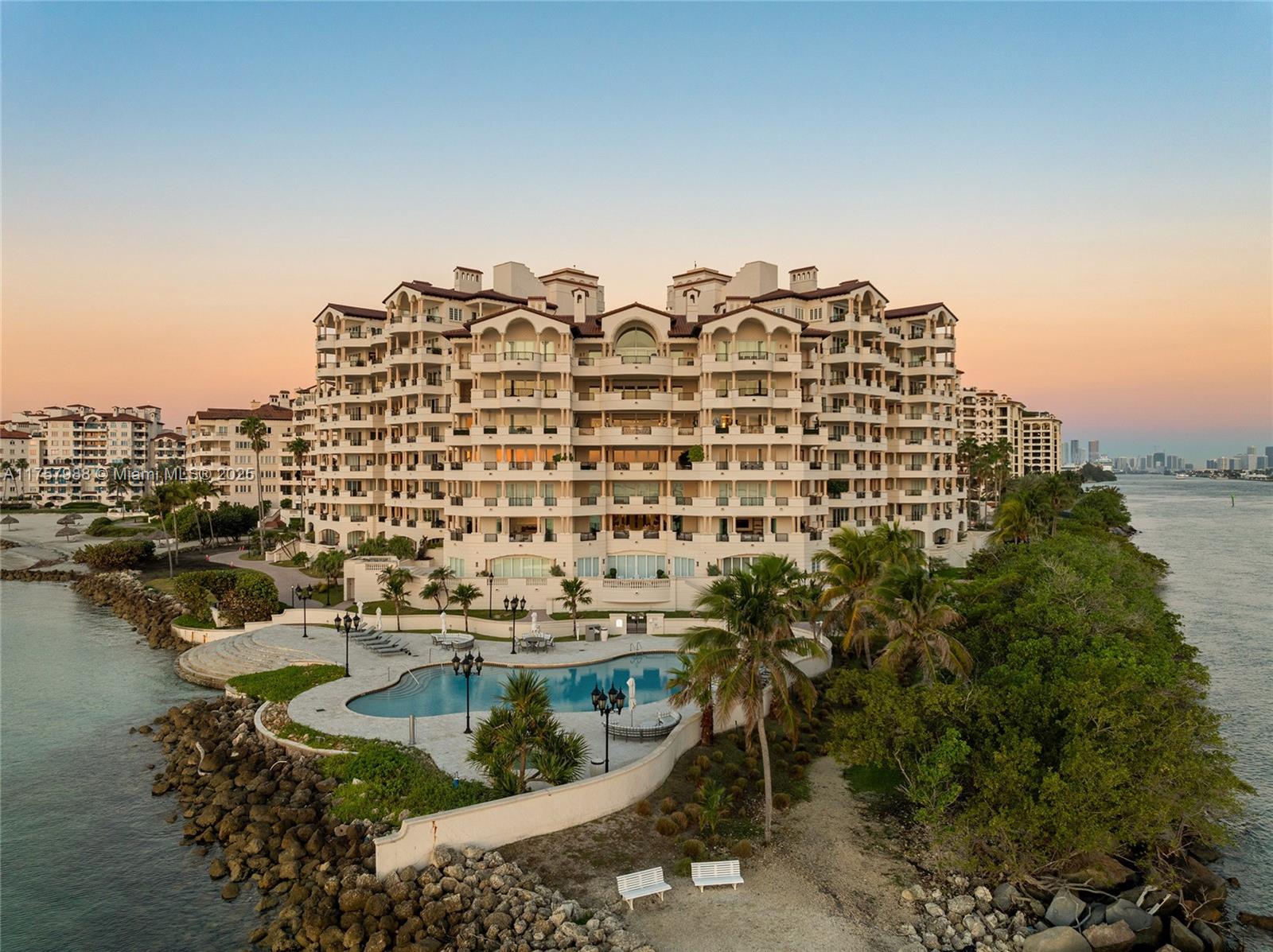 OCEANSIDE @ FISHER ISL CO - Residential