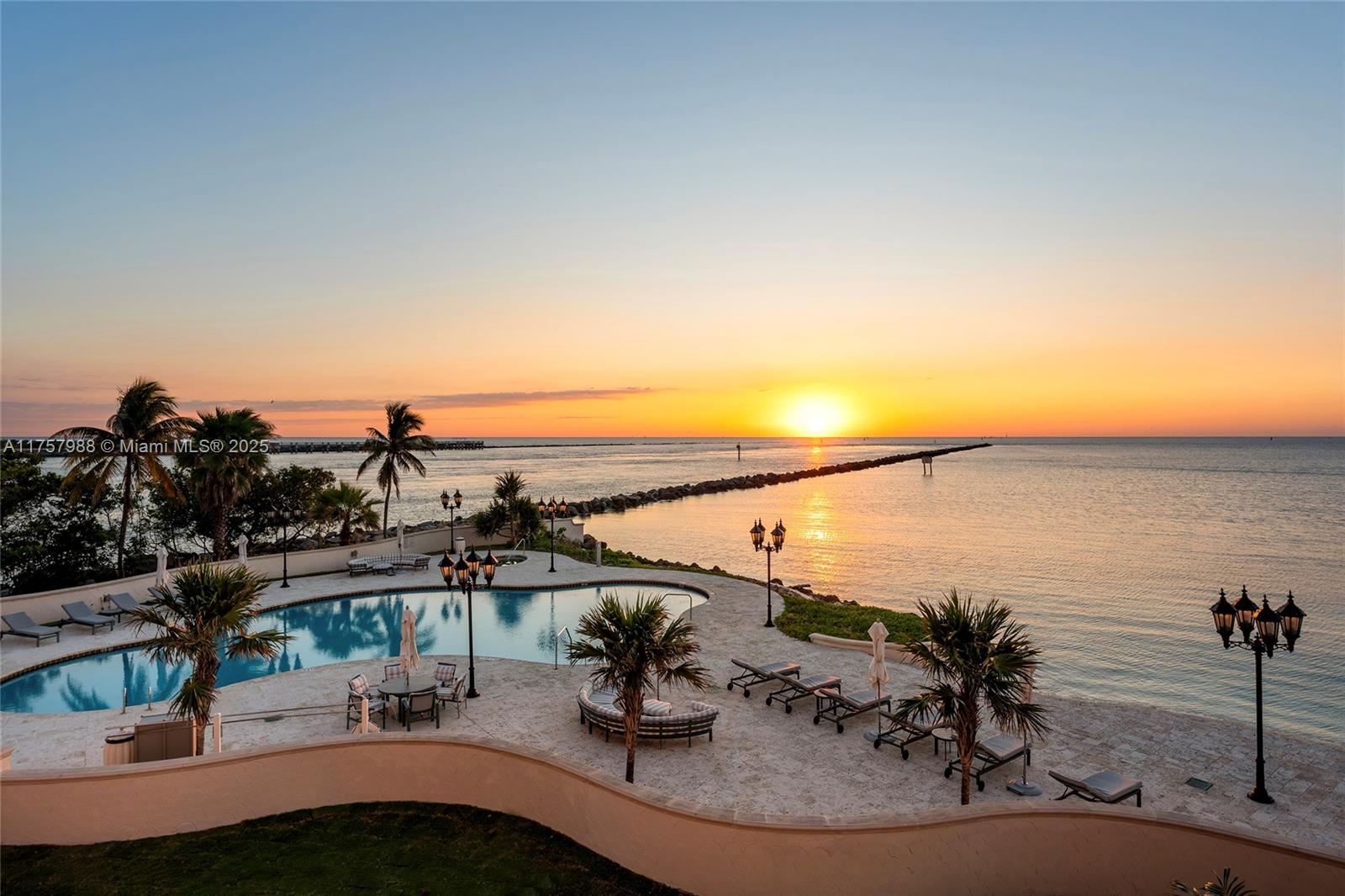 OCEANSIDE @ FISHER ISL CO - Residential