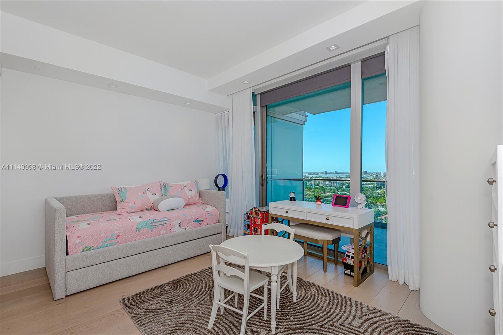 OCEANA BAL HARBOUR CONDO - Residential