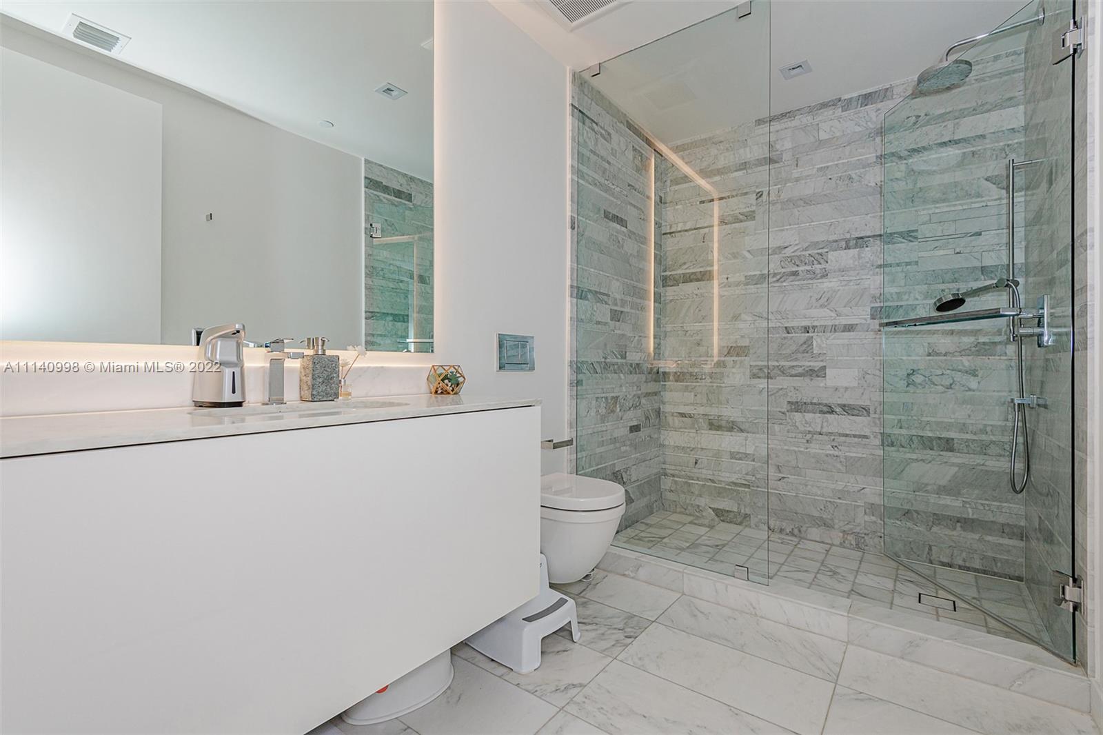 OCEANA BAL HARBOUR CONDO - Residential