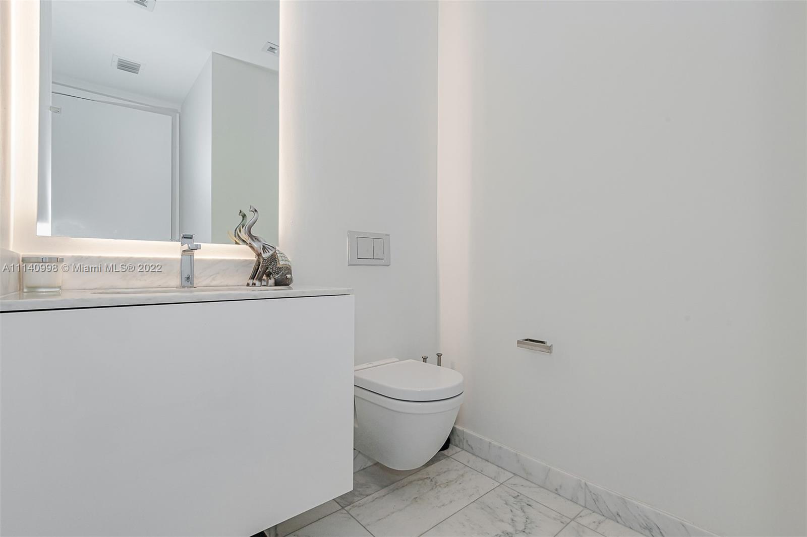 OCEANA BAL HARBOUR CONDO - Residential