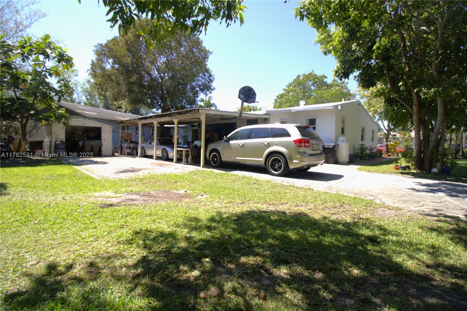 1142 NW 2nd Ave