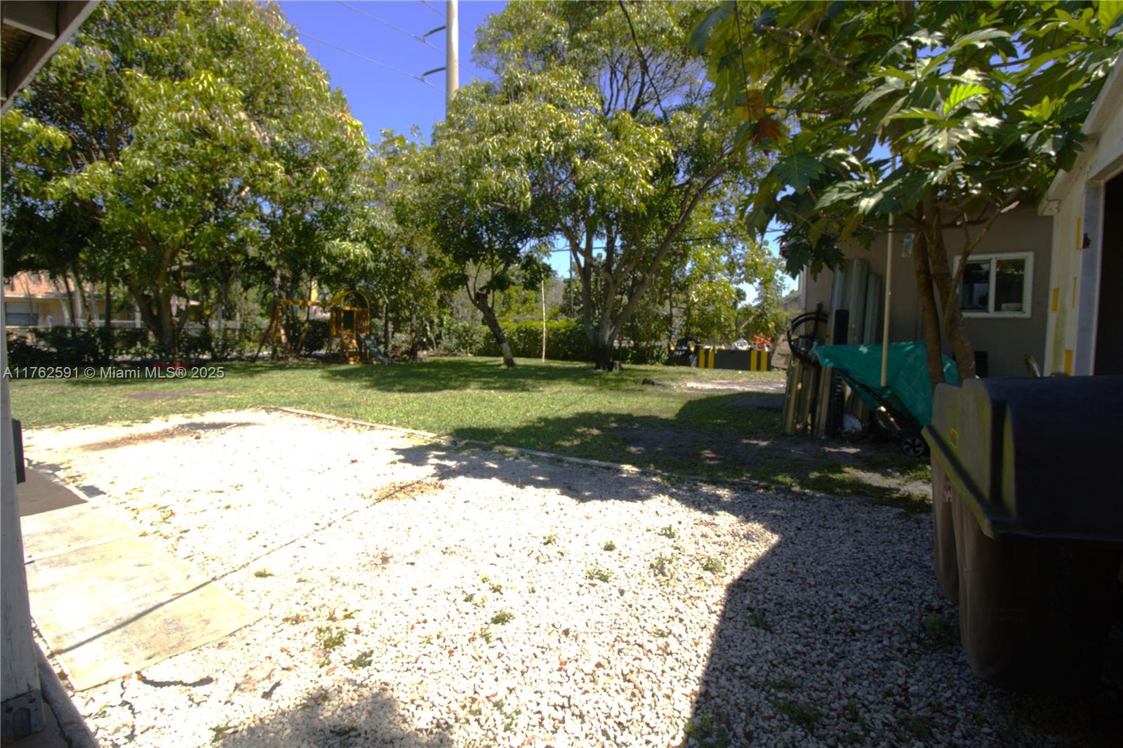 1142 NW 2nd Ave