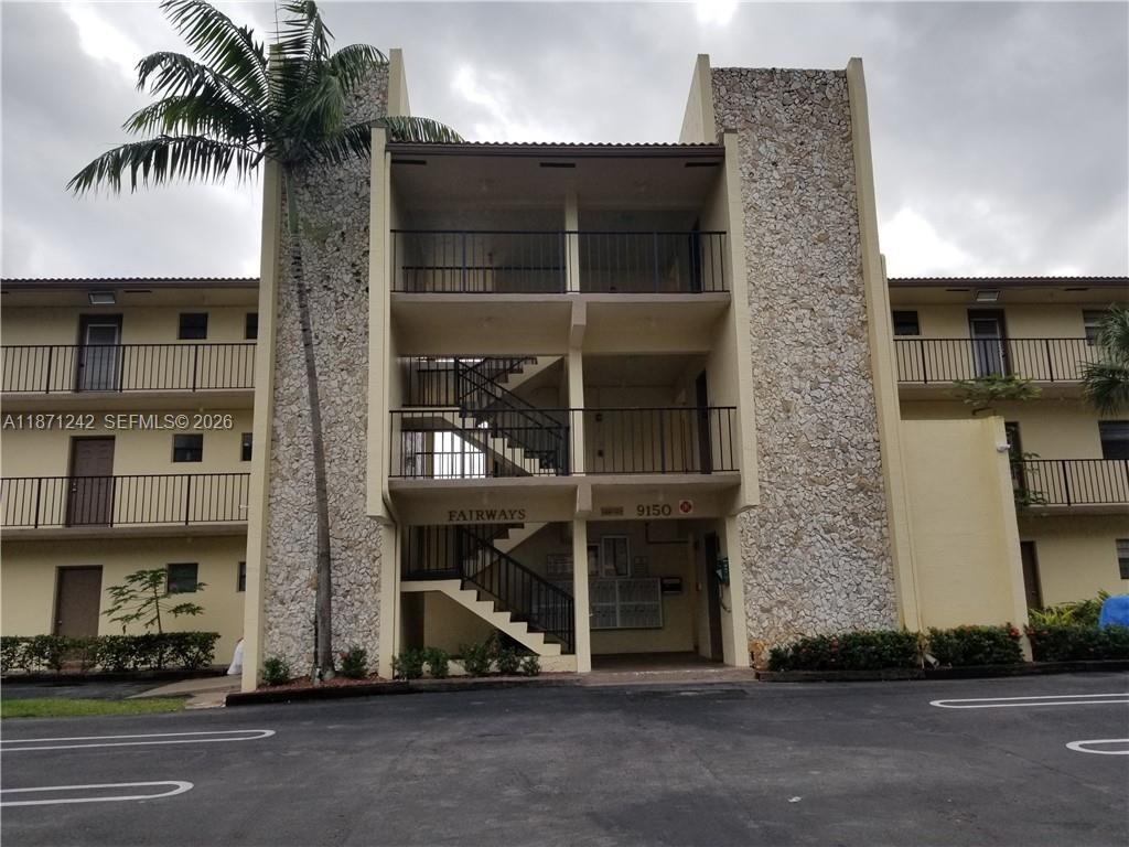 FAIRWAYS OF CORAL SPRINGS - Residential