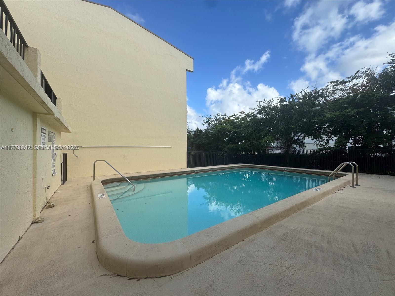 FAIRWAYS OF CORAL SPRINGS - Residential