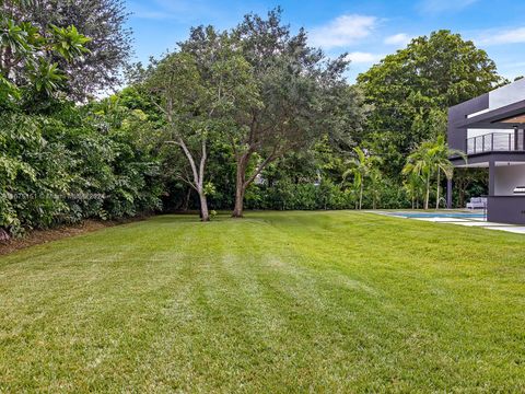 A home in Pinecrest