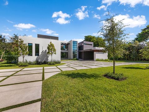 A home in Pinecrest