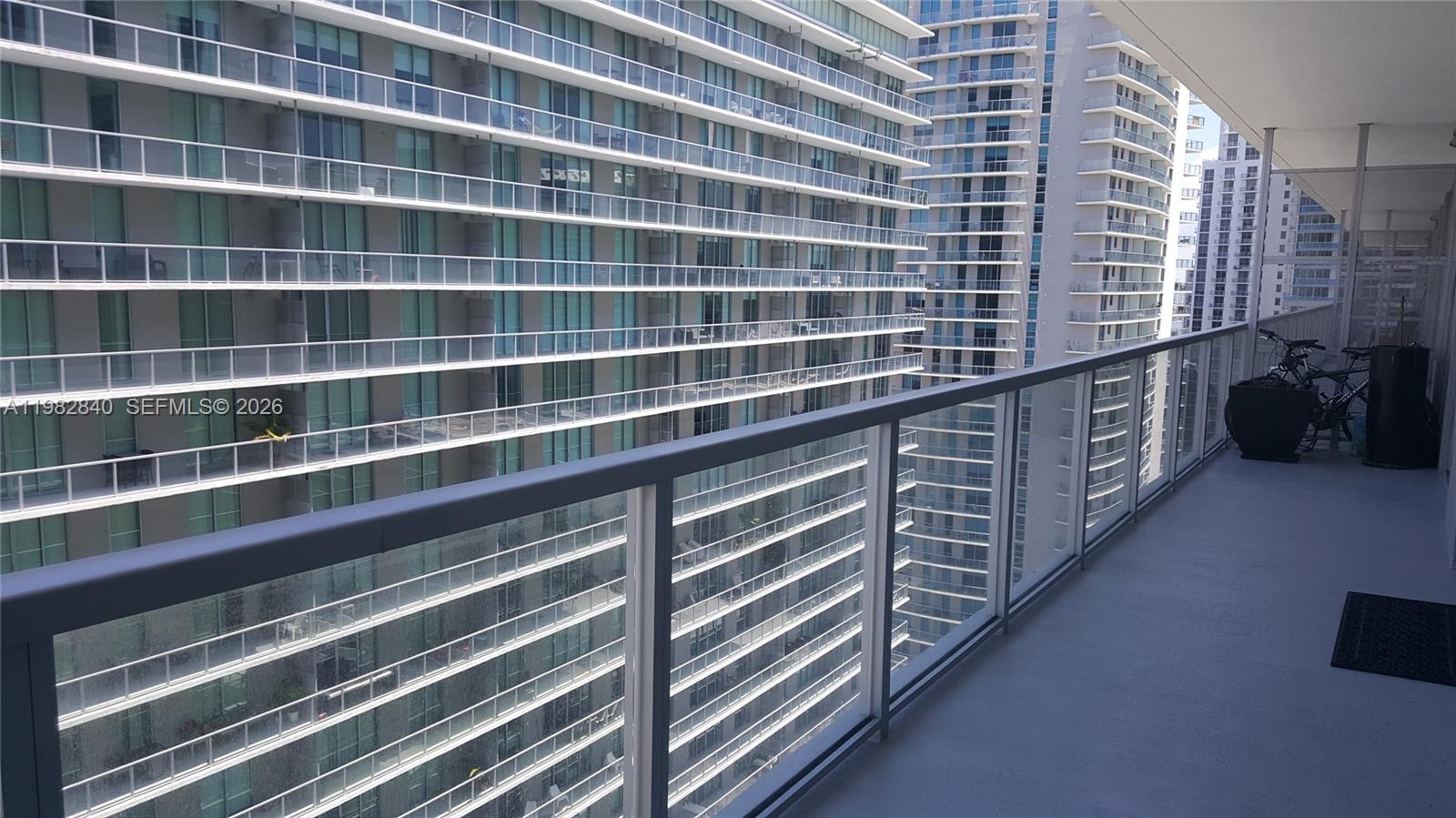 THE AXIS ON BRICKELL COND - Residential