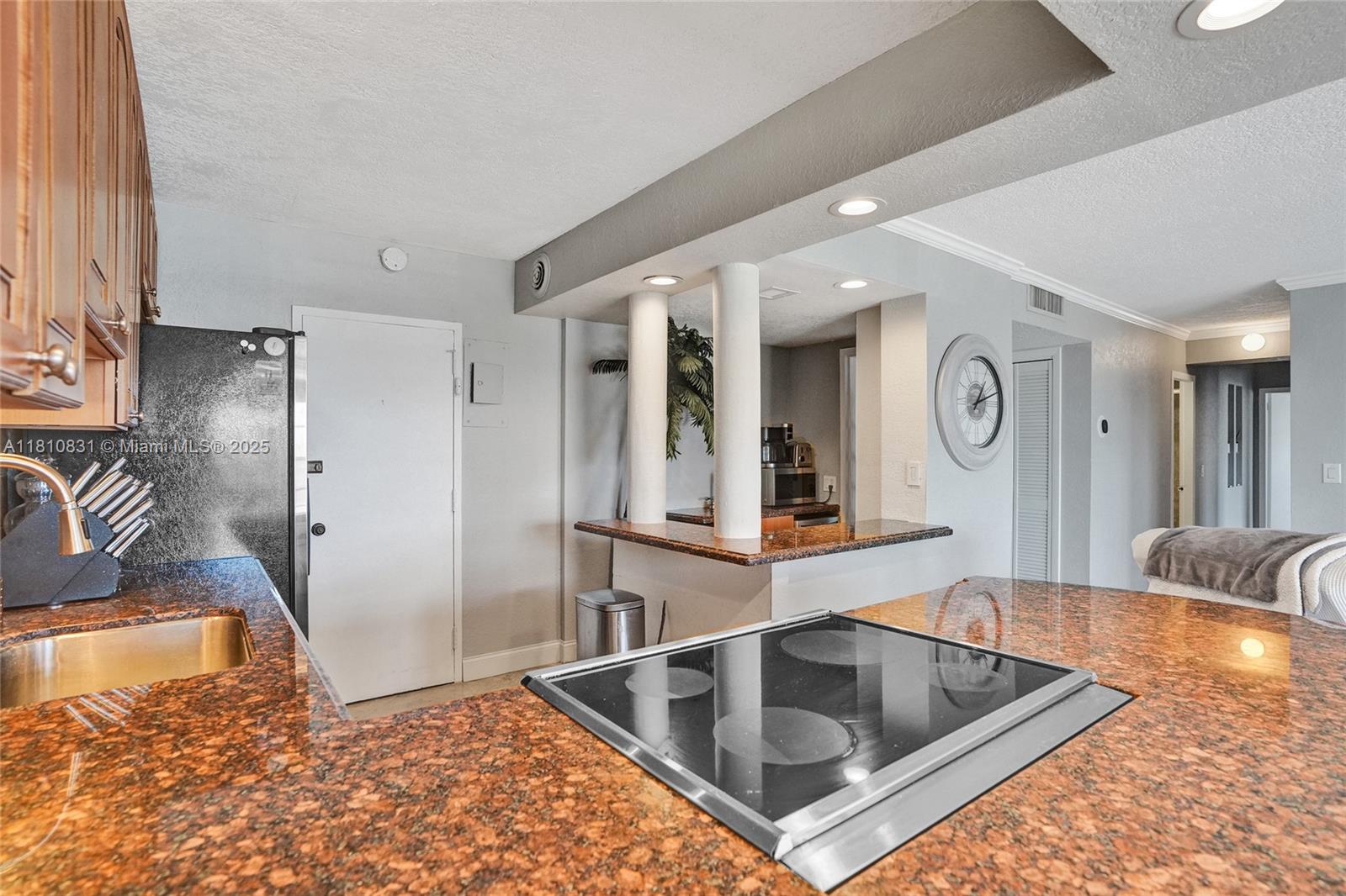 WARWICK CONDO - Residential Lease