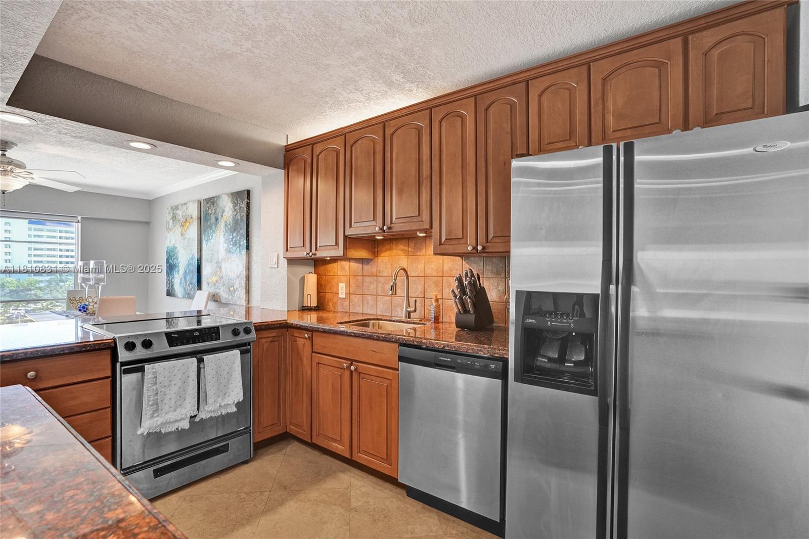 WARWICK CONDO - Residential Lease